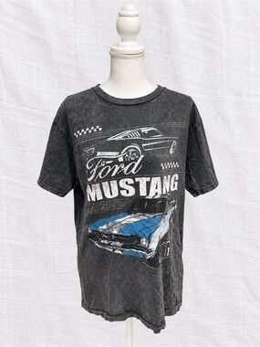 Ford Mustang Men’s Small Mineral Wash Graphic T-Shirt Distressed Retro Car Tee